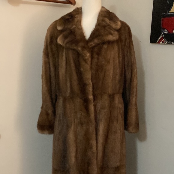 Vintage fur coat and hat - Picture 2 of 16